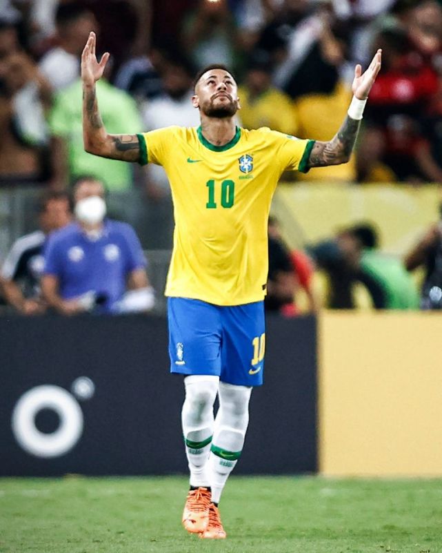 欧冠窗口期走向成谜；印第安纳步行者官宣签约；管理层满意；阵容厚度经受考验的简单介绍