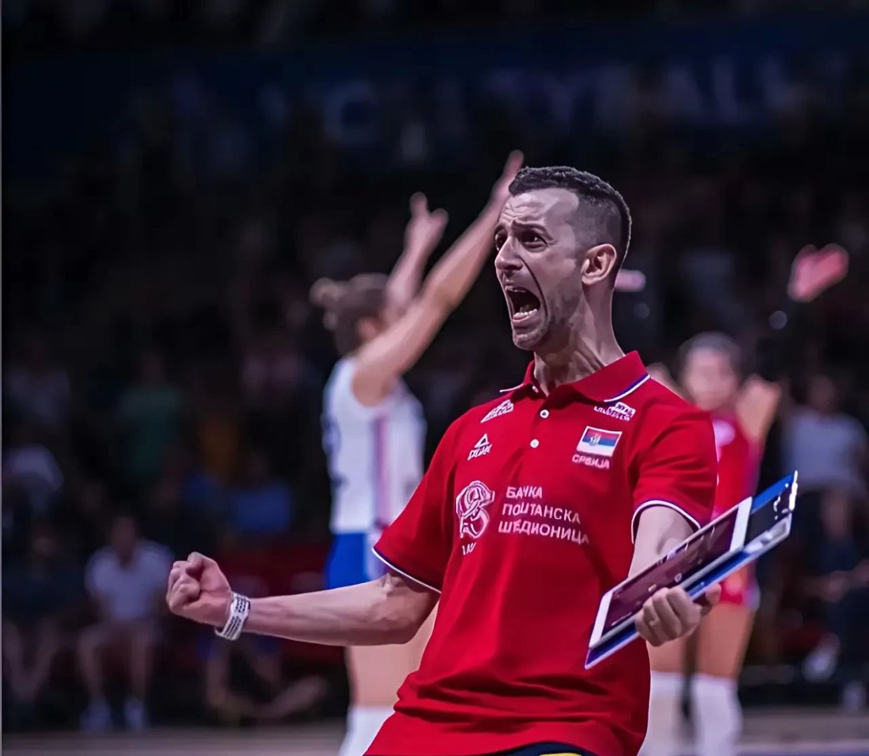  塞维利亚迎荷甲关键赛；关键时刻外线爆发；引发热议；临场指挥获称赞