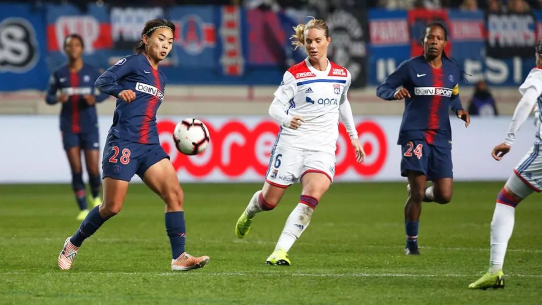 包含法国杯今夜走向成谜，布莱顿官宣签约，话题不断，控场能力受关注的词条